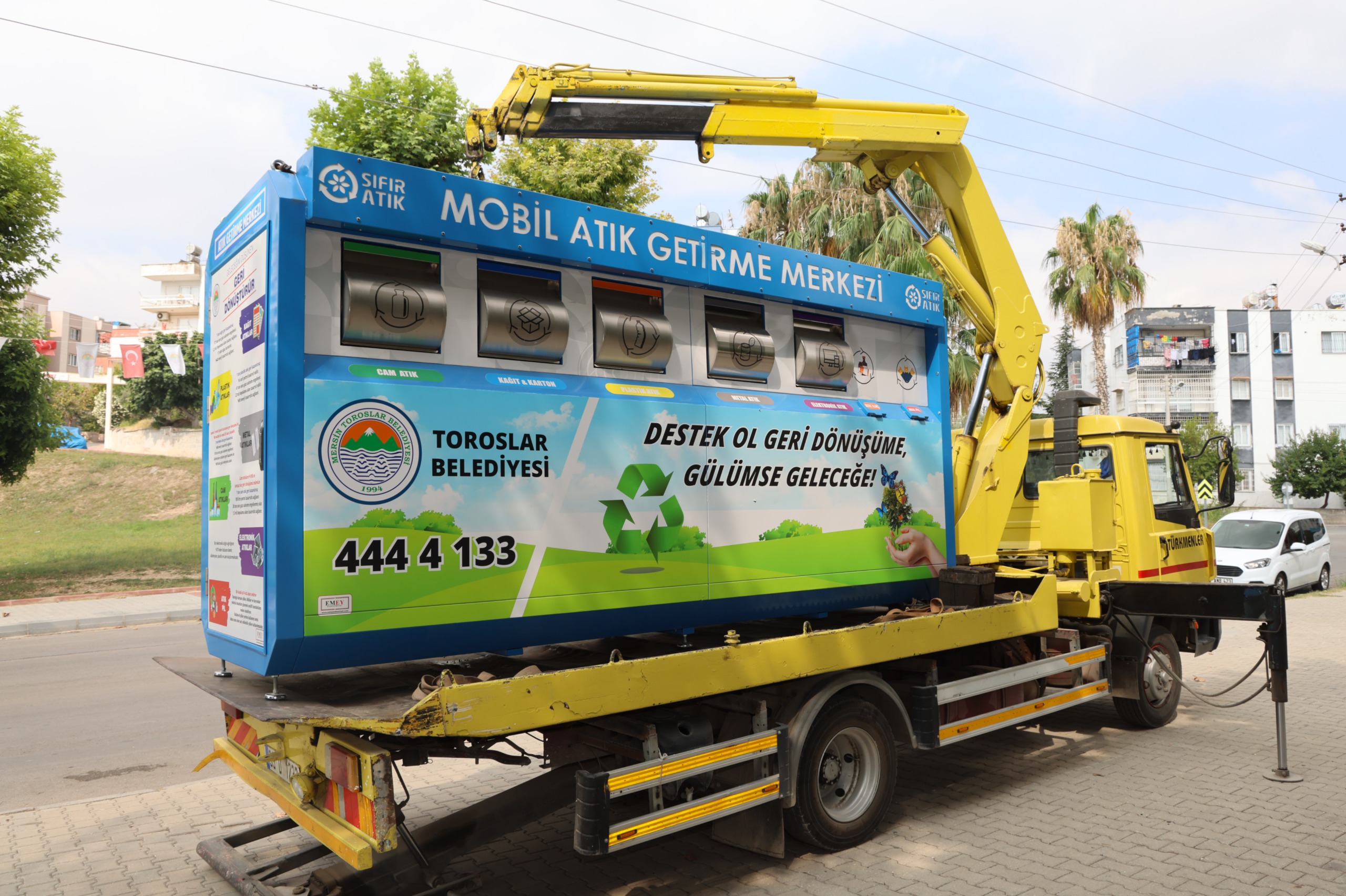 TOROSLAR’DA SIFIR ATIK SEFERBERLİĞİ: MOBİL ATIK GETİRME MERKEZİ MAHALLELERDE