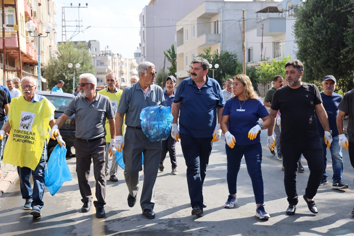 TOROSLAR’DA TEMİZLİK DAYANIŞMASI SÜRÜYOR