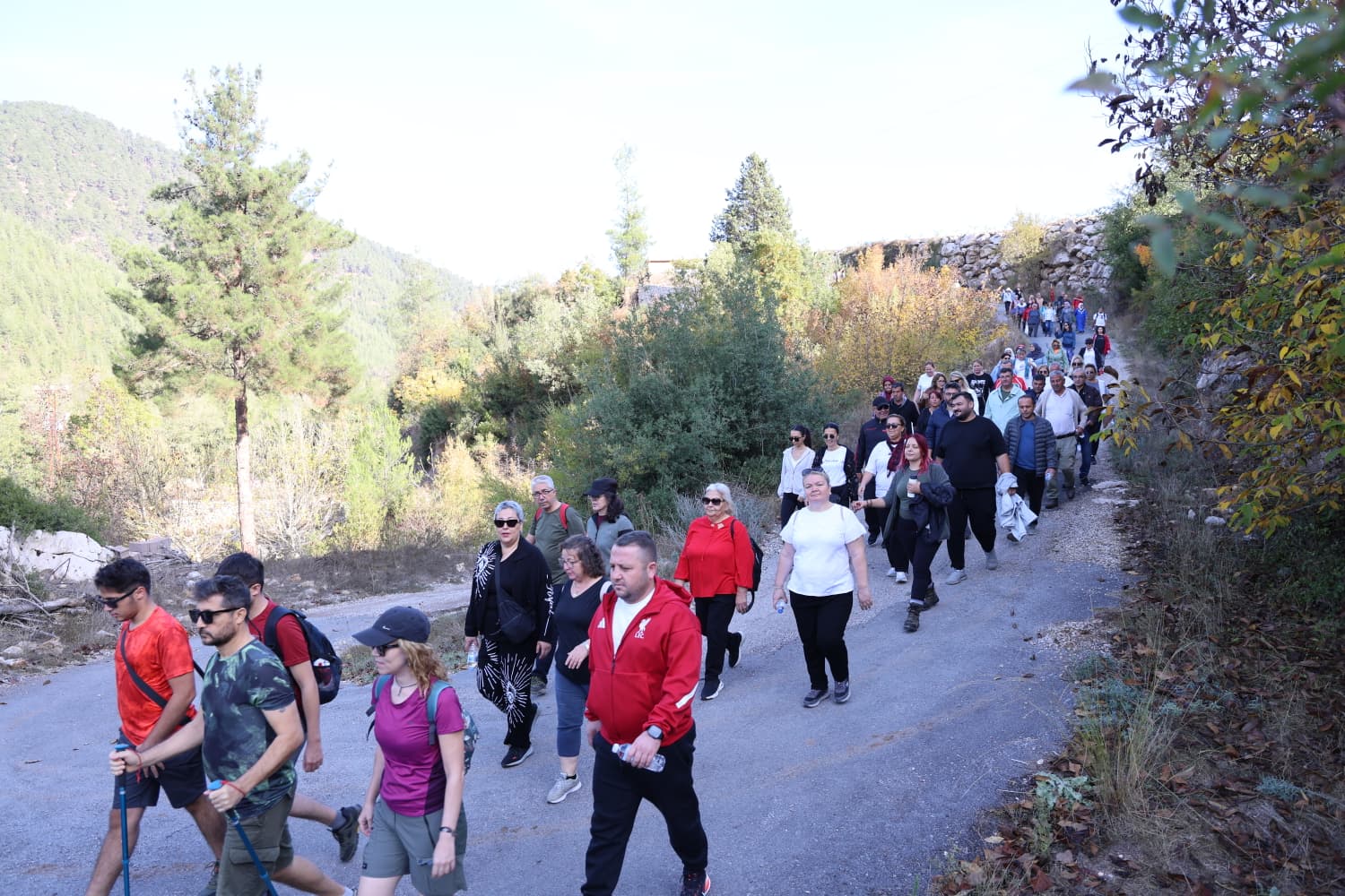 TOROSLAR’DA CUMHURİYET DOĞA YÜRÜYÜŞÜ COŞKUYLA GERÇEKLEŞTİ