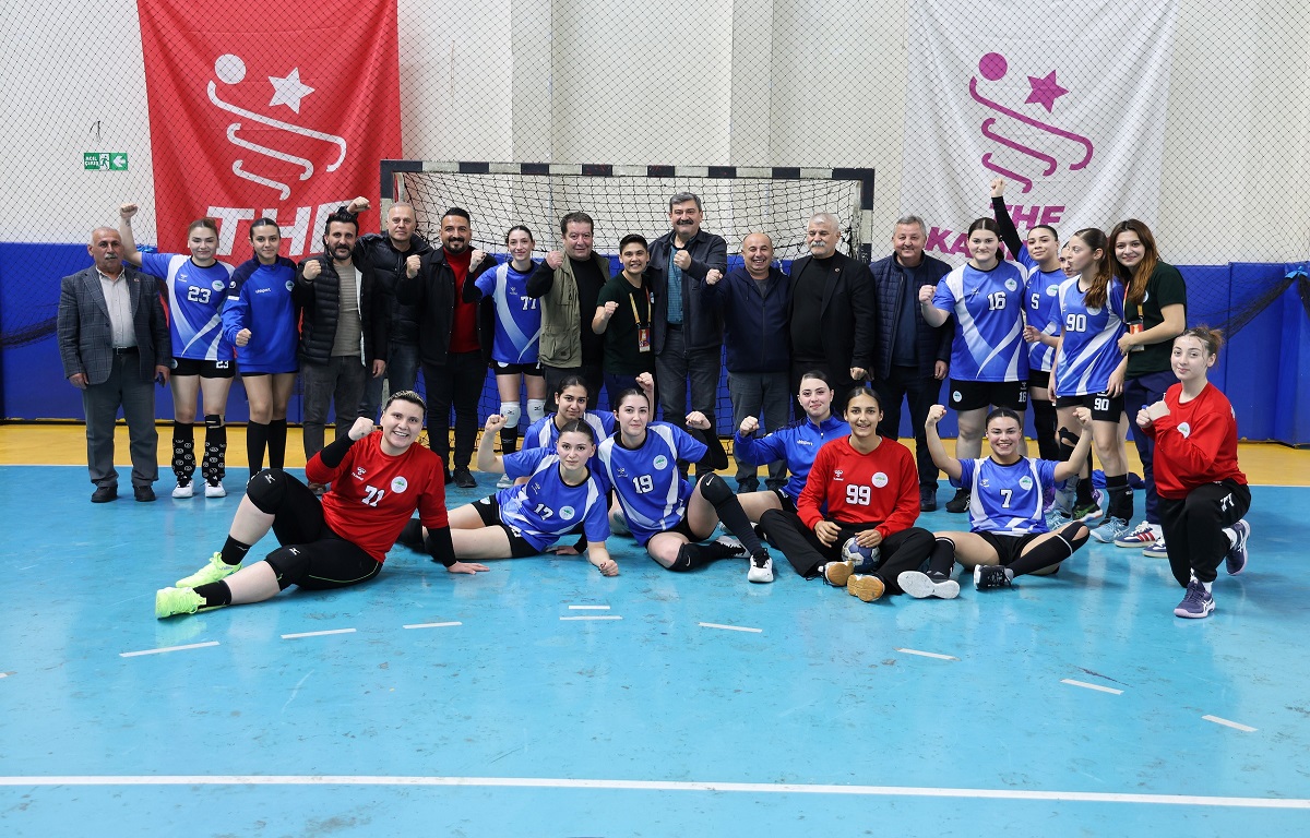 TOROSLAR’IN MELEKLERİ ZİRVEDE: KADIN HENTBOL TAKIMI PLAY-OFF’A YÜKSELDİ