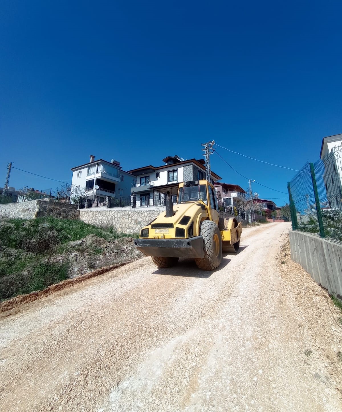 TOROSLAR BELEDİYESİNDEN YOLLARA YENİ DOKUNUŞ