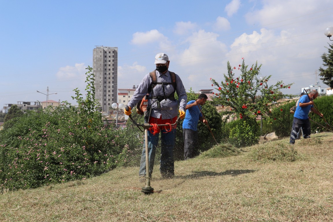 TOROSLAR’IN PARKLARINDA SONBAHAR HAZIRLIĞI