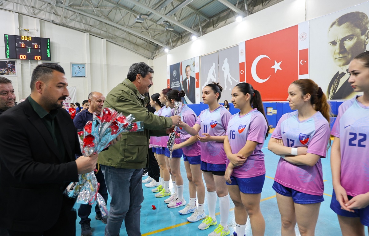 TOROSLAR’IN MELEKLERİ 8 MART’TA PARKEYE İNDİ
