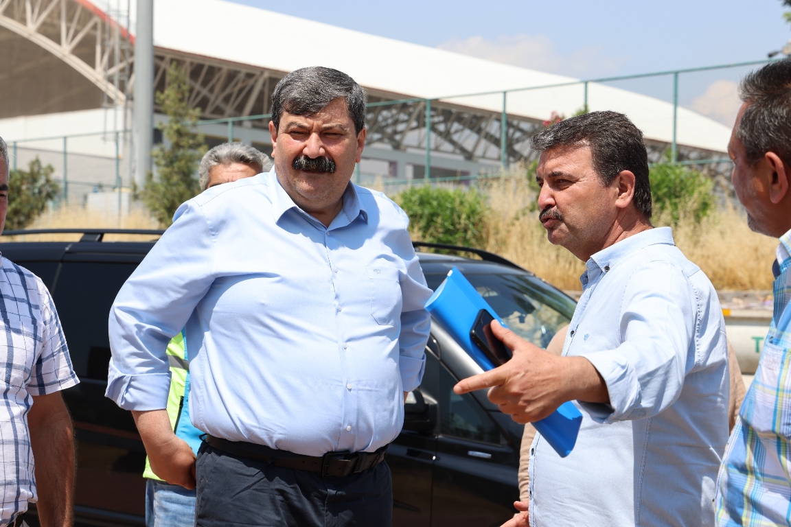 BAŞKAN YILDIZ, HALKKENT MAHALLESİ’NDE TEMİZLİK VE ÇEVRE DÜZENLEME ÇALIŞMALARINI İNCELEDİ