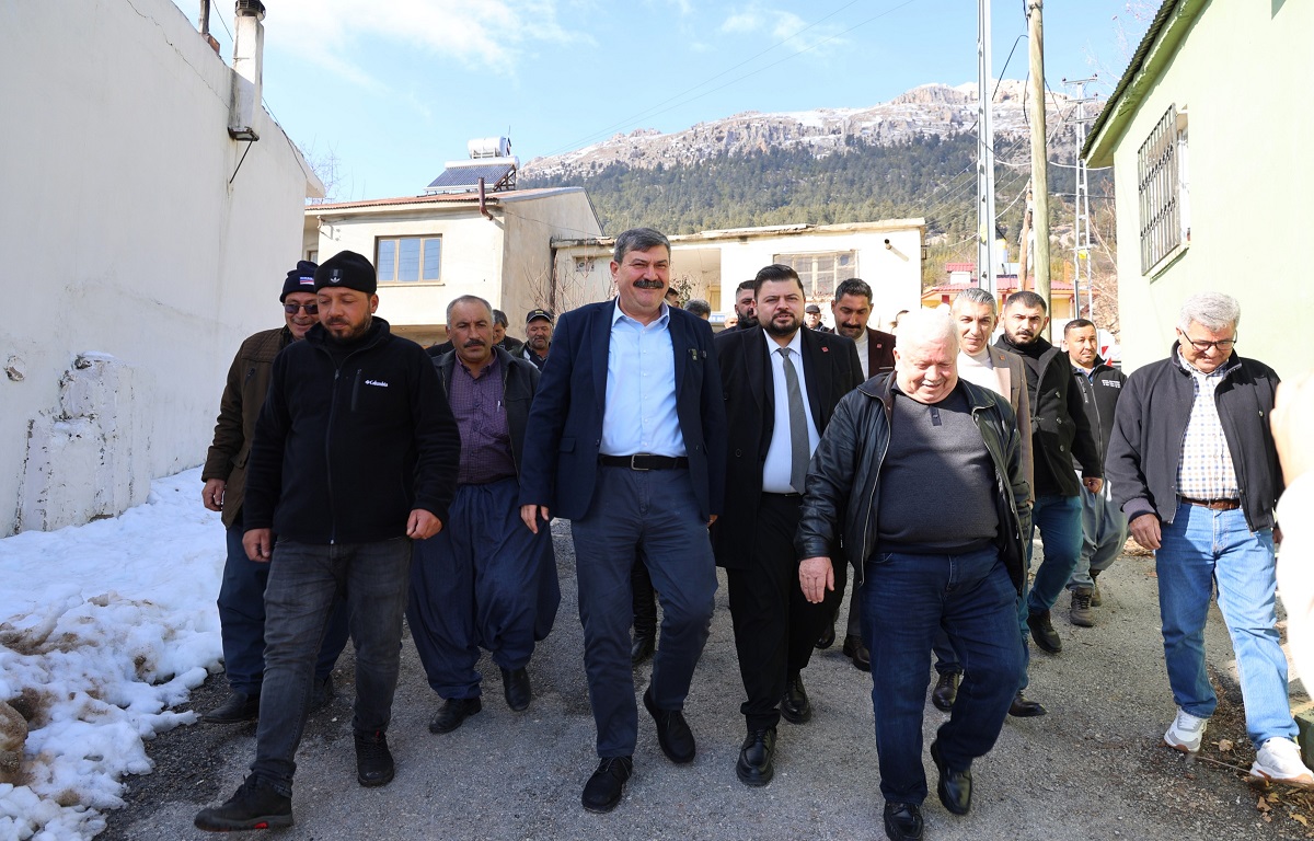 BAŞKAN YILDIZ, KIRSAL MAHALLELERİ GEZEREK VATANDAŞIN TALEBİNİ YERİNDE DİNLİYOR