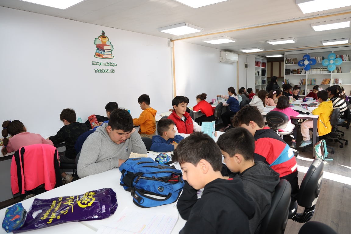 TOROSLAR BELEDİYESİNİN OKUMA SALONLARI HAFTANIN 7 GÜNÜ HİZMET VERİYOR