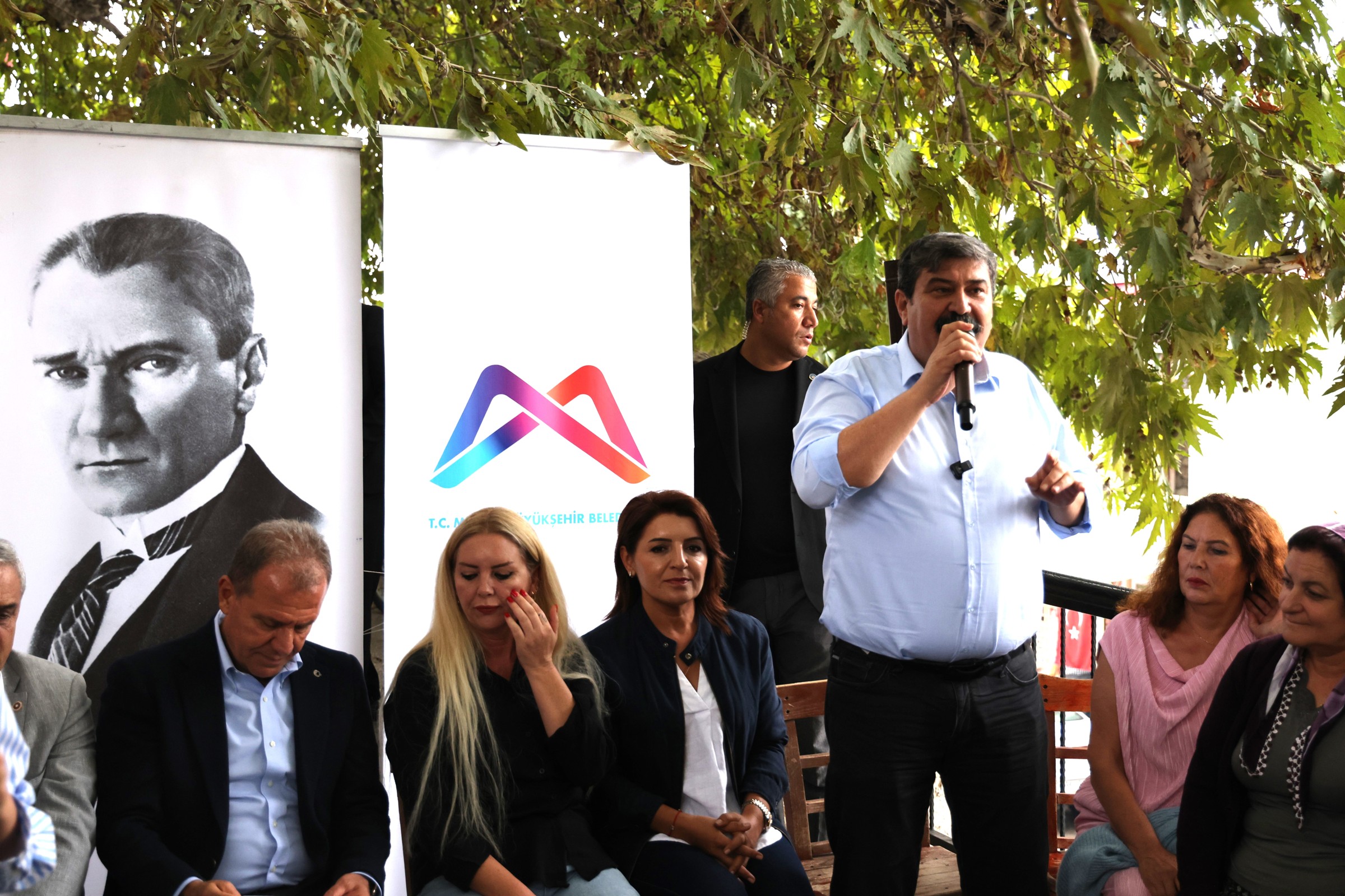 Belediye Başkanı Abdurrahman Yıldız, kırsal mahallelerde vatandaşlarla buluştu