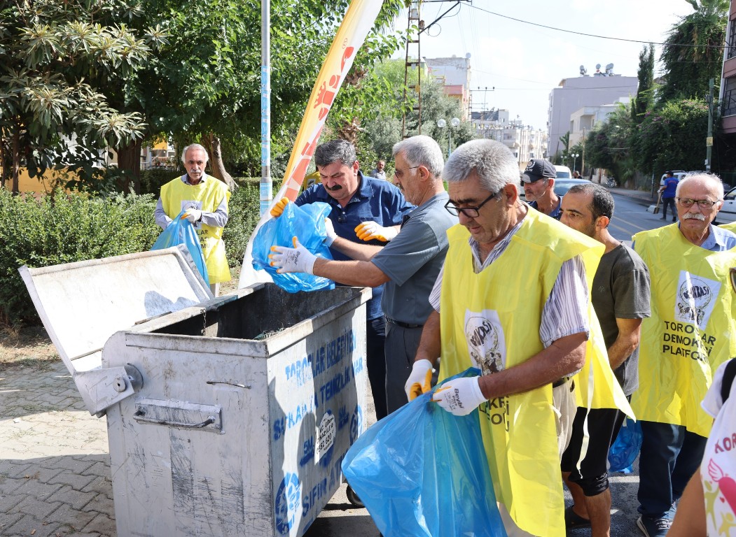TOROSLAR’DA TEMİZLİK DAYANIŞMASI SÜRÜYOR