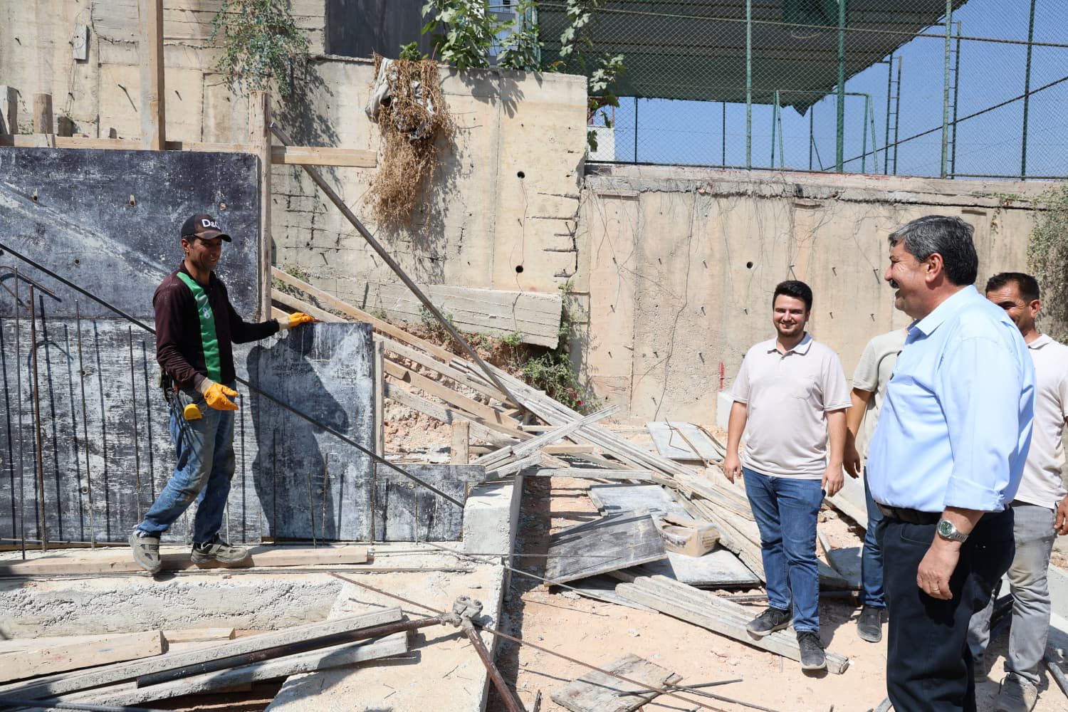 TOROSLAR BELEDİYESİNDEN ÇUKUROVA MAHALLESİ’NE ESTETİK DOKUNUŞ
