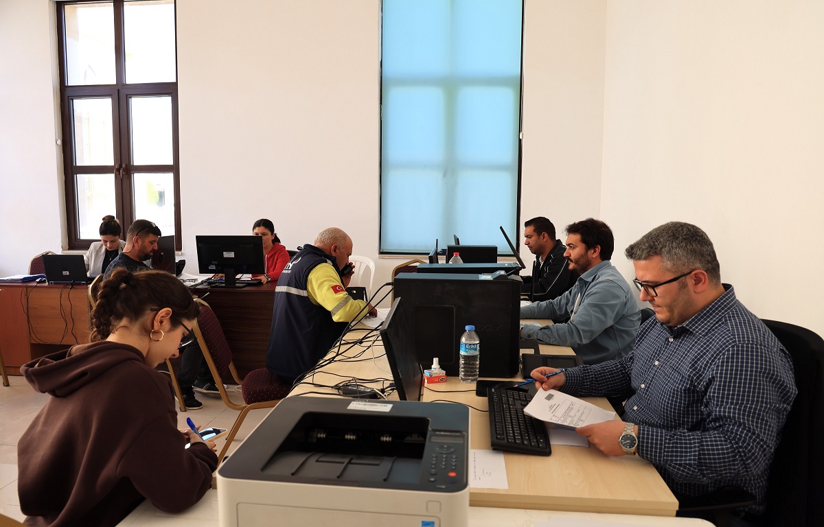 TOROSLAR BELEDİYESİ ÖĞRENİM YARDIMI İLE ÜNİVERSİTE ÖĞRENCİLERİNİN YANINDA