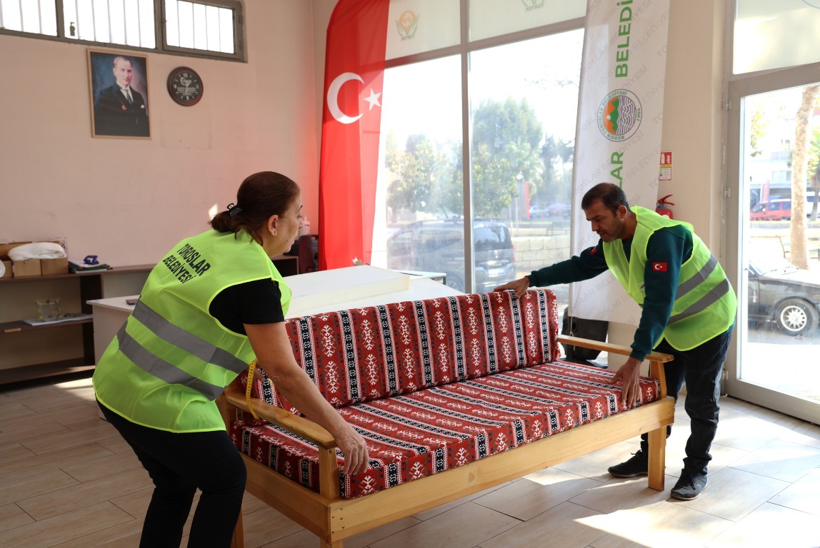 TOROSLAR’DA İHTİYAÇLAR BELEDİYE ATÖLYELERİNDE ÜRETİLİYOR