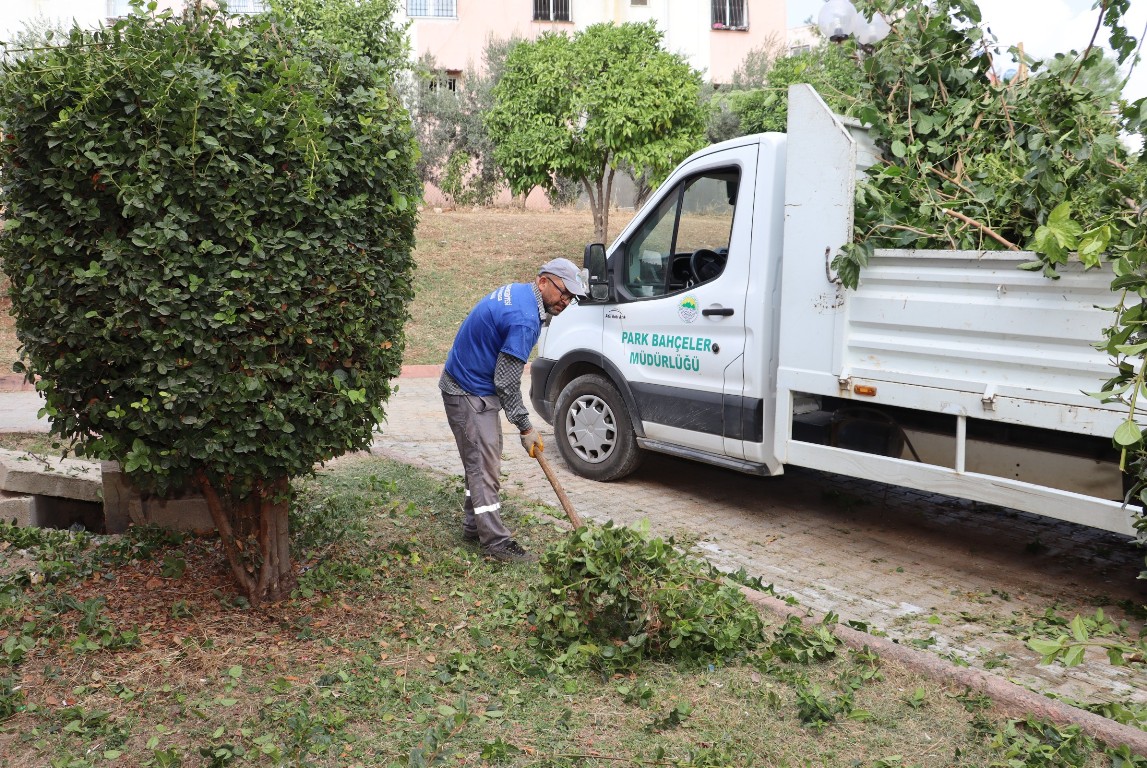 TOROSLAR BELEDİYESİ PARK VE YEŞİL ALANLARDA ÇALIŞMALARINI SÜRDÜRÜYOR