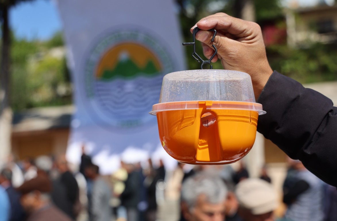 TOROSLAR BELEDİYESİNDEN ÇİFTÇİYE DESTEK