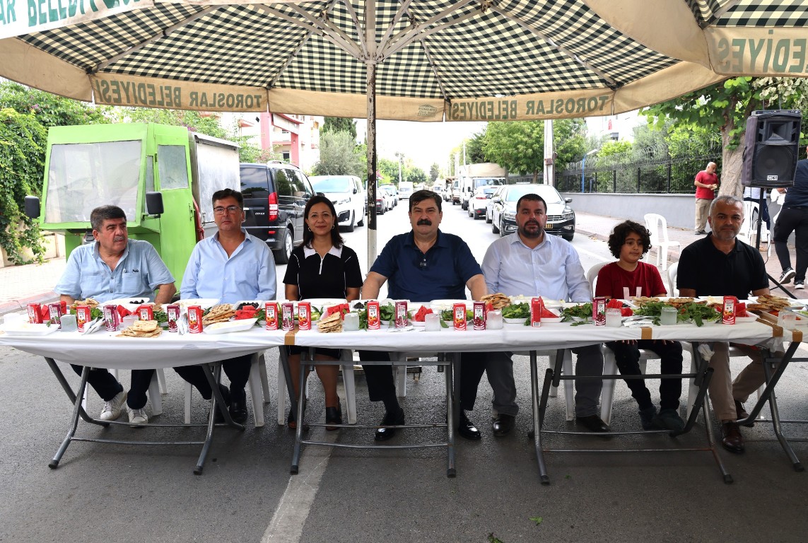 BAŞKAN YILDIZ, PAZARCI ESNAFIYLA BULUŞTU