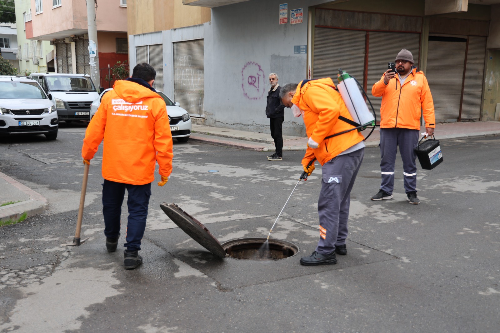 TOROSLAR’DA TEMİZLİK SEFERBERLİĞİ DEVAM EDİYOR