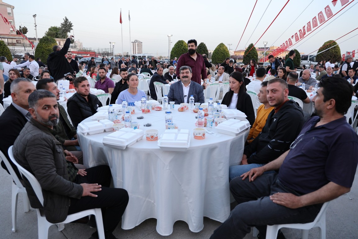 BAŞKAN YILDIZ, ÇALIŞMA ARKADAŞLARI VE MUHTARLARLA BAYRAMLAŞTI