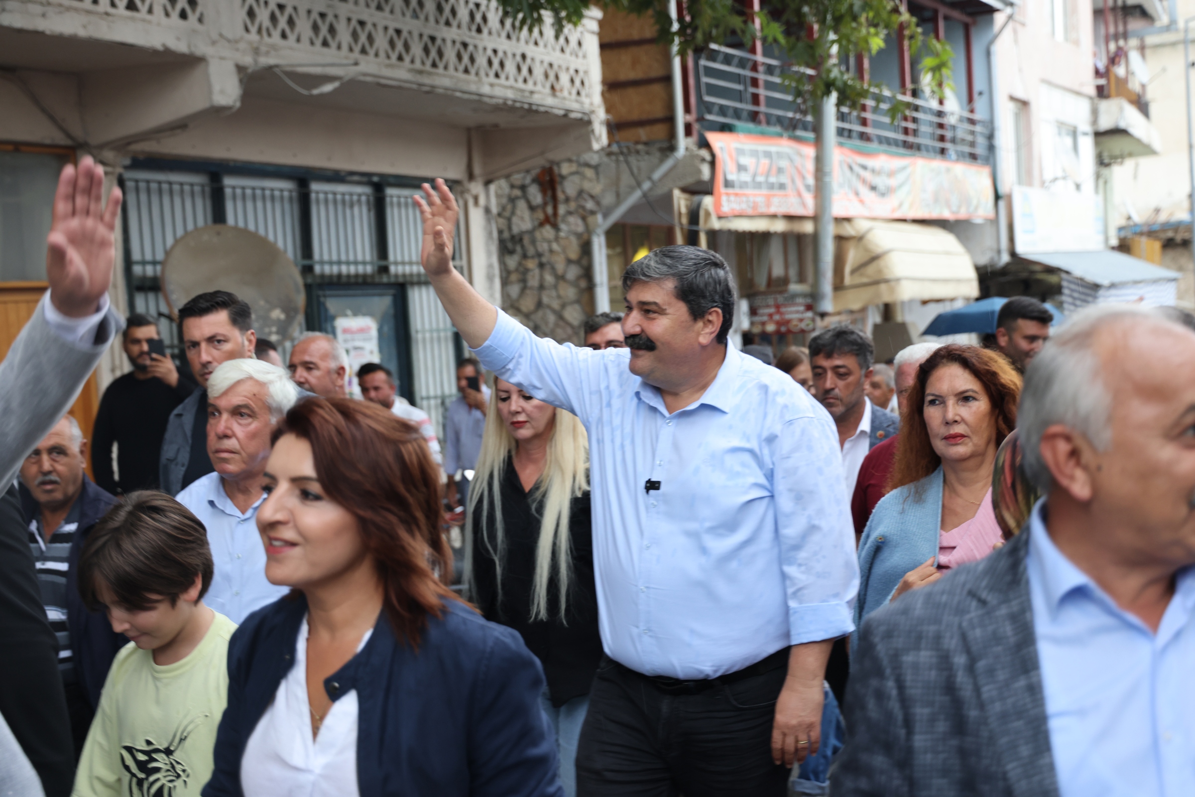 Belediye Başkanı Abdurrahman Yıldız, kırsal mahallelerde vatandaşlarla buluştu