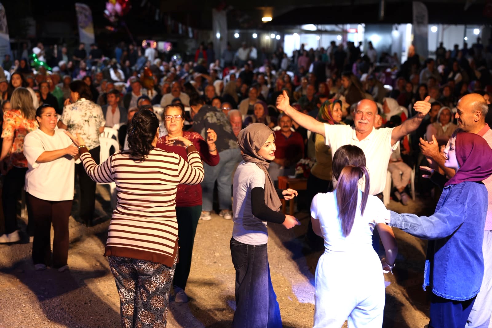 TOROSLAR’DA 2. ŞEFTALİ HASADI ETKİNLİĞİ COŞKUYLA GERÇEKLEŞTİ - Görsel 10