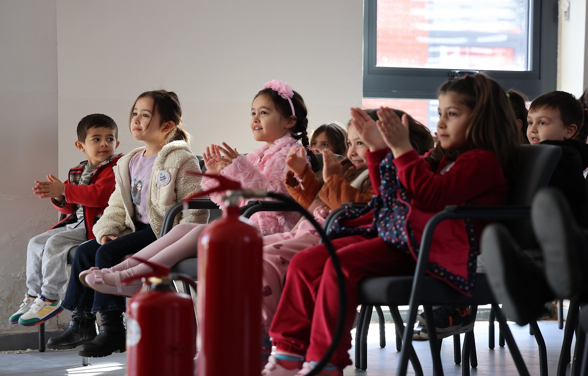 TOROSLAR’IN MİNİKLERİ İTFAİYECİLİĞİ YERİNDE ÖĞRENDİ