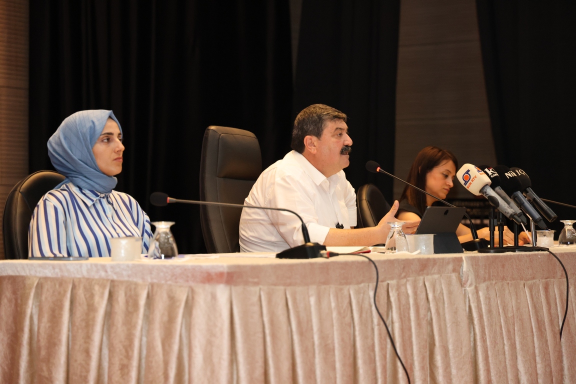 TOROSLAR BELEDİYE MECLİSİ, BAŞKAN YILDIZ’A ARSA DEVRİ KONUSUNDA YETKİ VERDİ